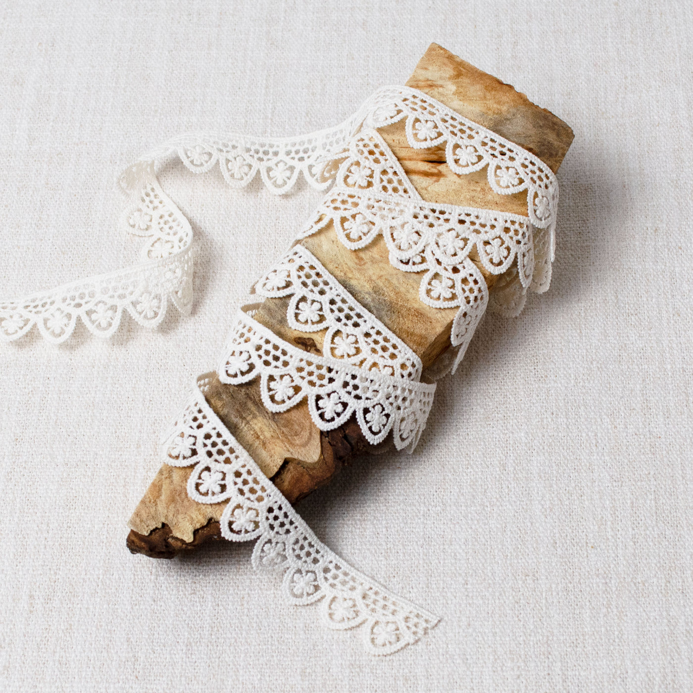 Irish Flair Scallop Lace