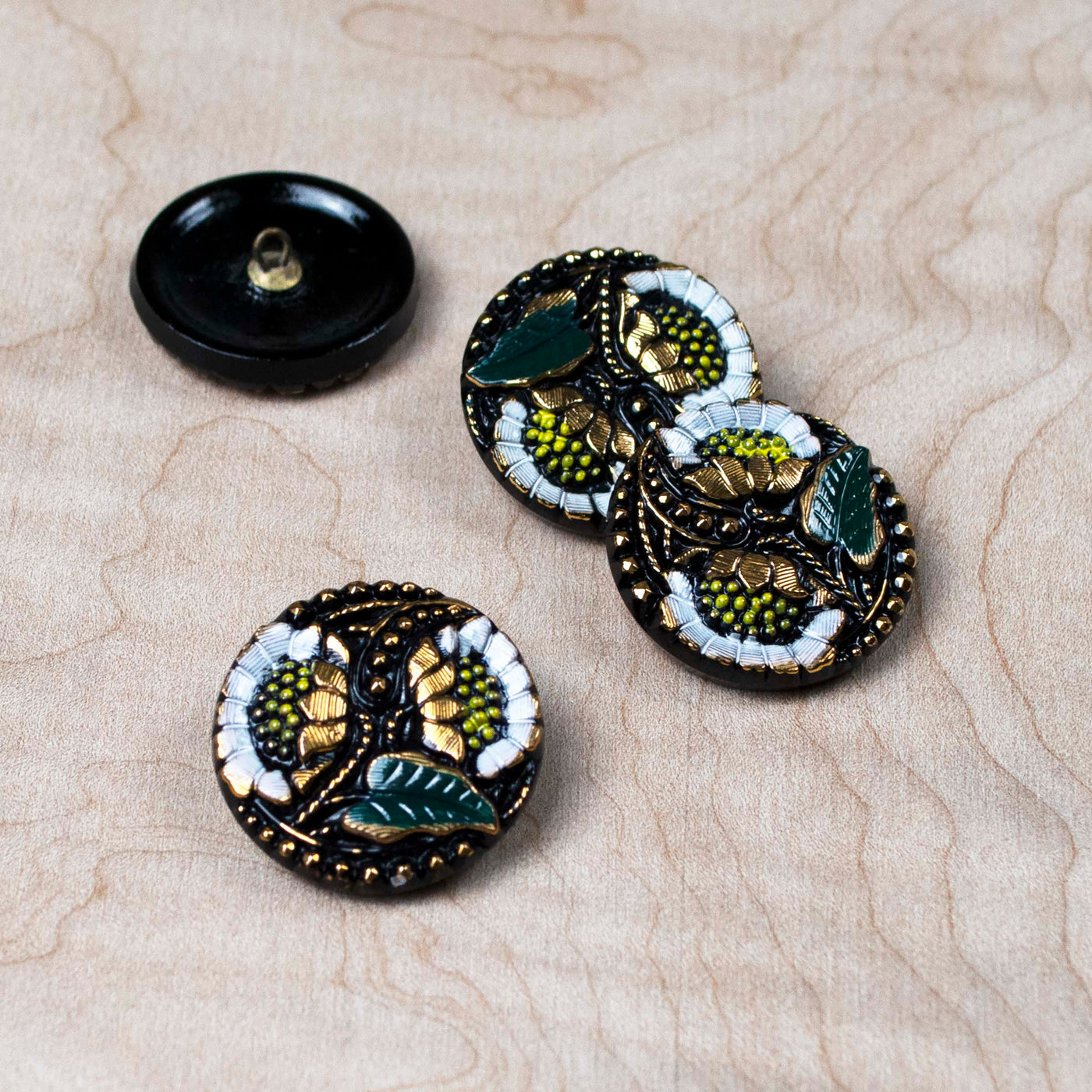 Camomile Glass Button