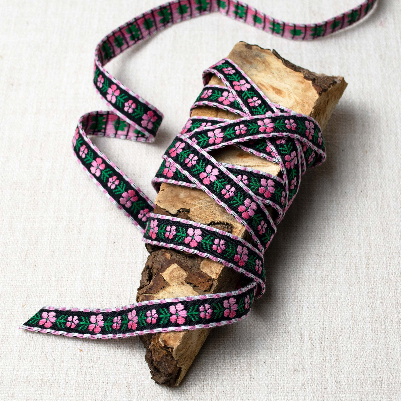 Adelheid Jacquard Ribbon in Pinks