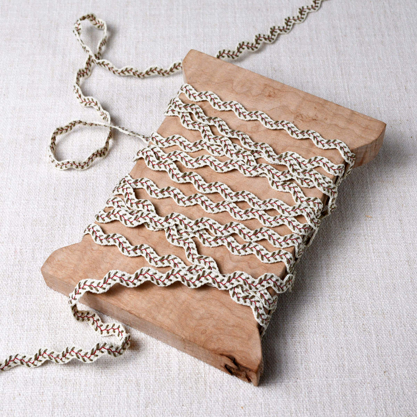 Embroidered Vines Ric Rac in Natural