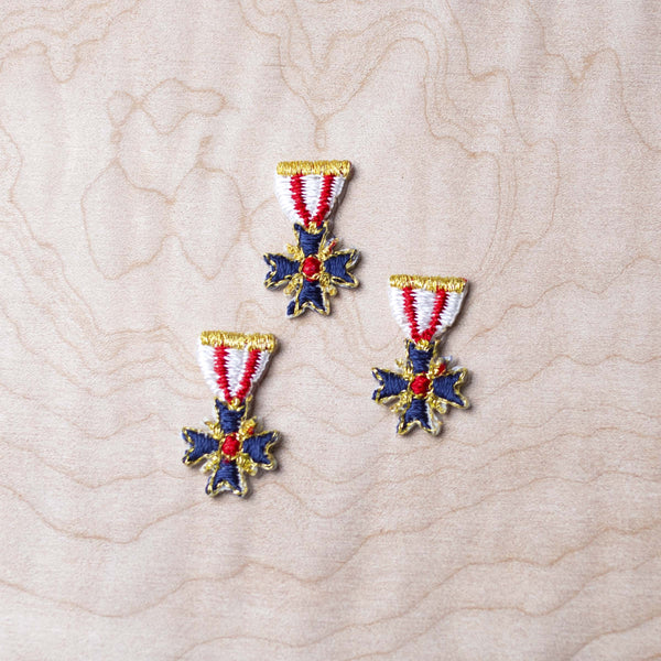 Tiny Patriotic Medal Applique ford-embellish-trims Applique.
