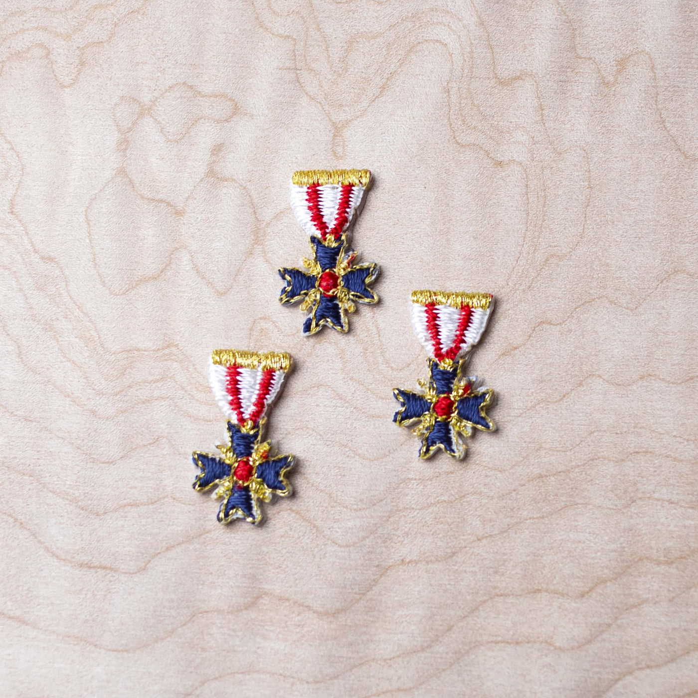 Tiny Patriotic Medal Applique ford-embellish-trims Applique.